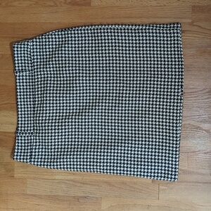 Covington Houndstooth Pencil Skirt - Size 14 | Chic Classic ♻️